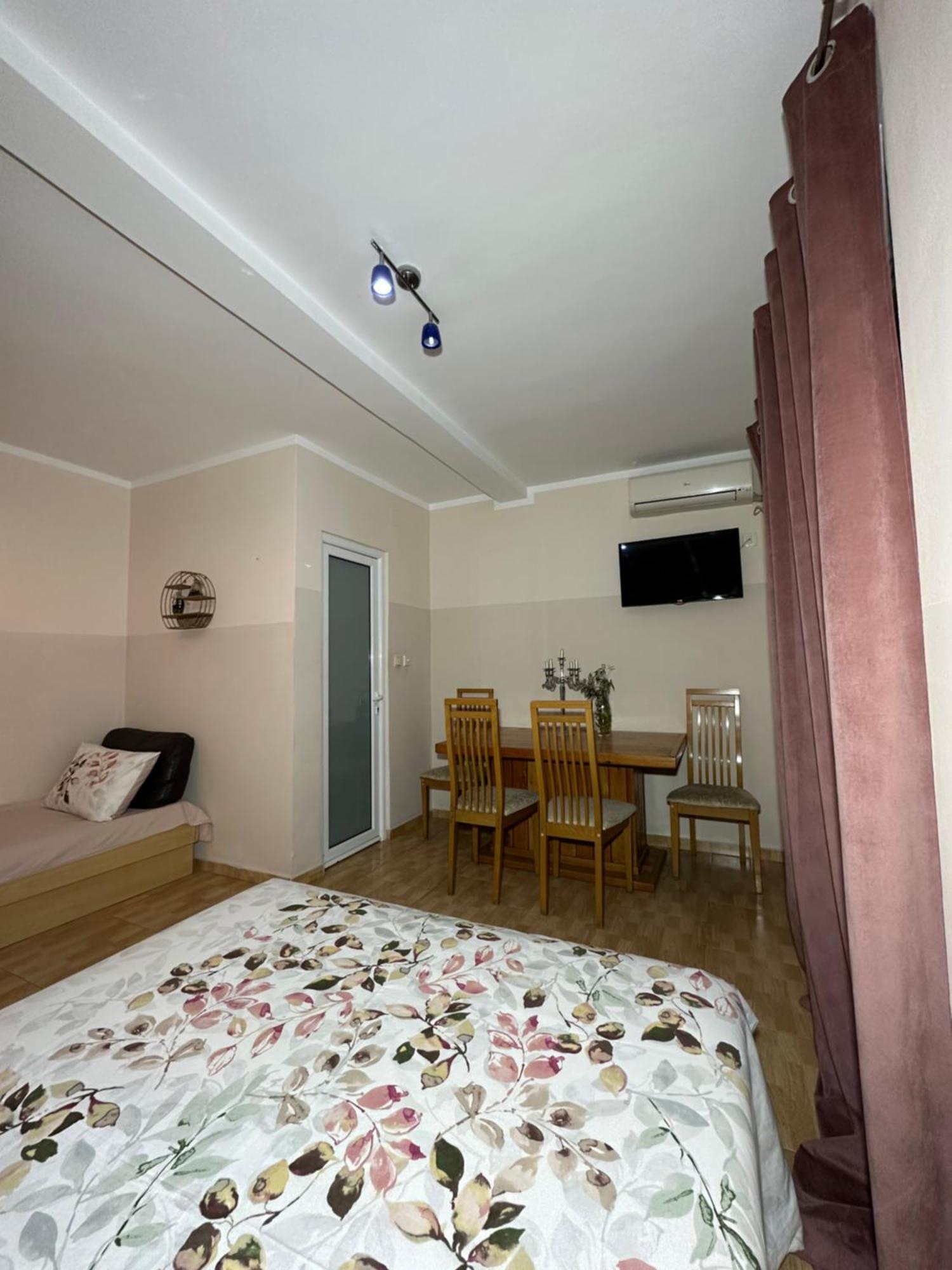 Apartmani Simona Budva Luaran gambar